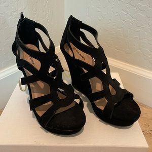Black strappy wedges